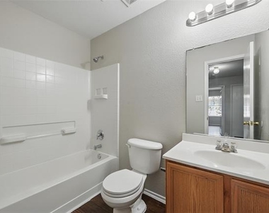 4909 Wildcreek Way - Photo Thumbnail 10