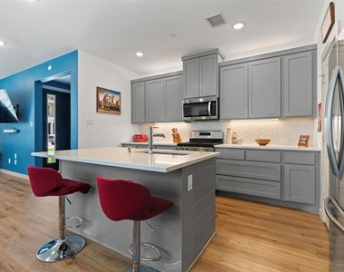 607 Arapaho Drive - Photo Thumbnail 2