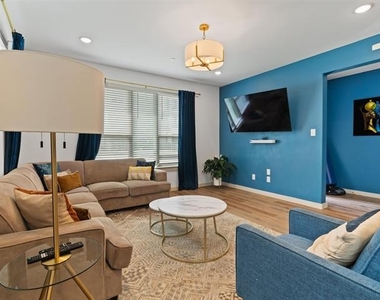 607 Arapaho Drive - Photo Thumbnail 7