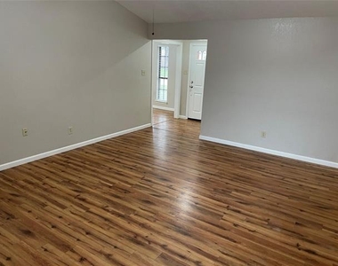 1402 Sheppard Lane - Photo Thumbnail 11