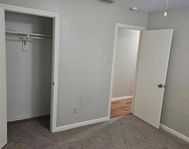 1402 Sheppard Lane - Photo Thumbnail 16