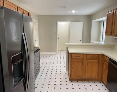 1402 Sheppard Lane - Photo Thumbnail 2