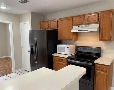 1402 Sheppard Lane - Photo Thumbnail 7