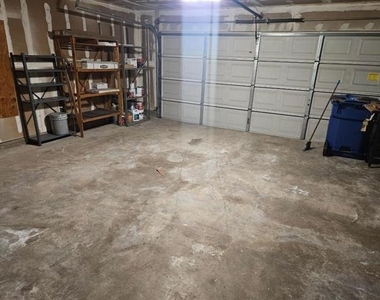 1402 Sheppard Lane - Photo Thumbnail 25
