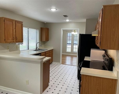 1402 Sheppard Lane - Photo Thumbnail 4