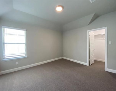 13034 Scissortail Drive - Photo Thumbnail 22