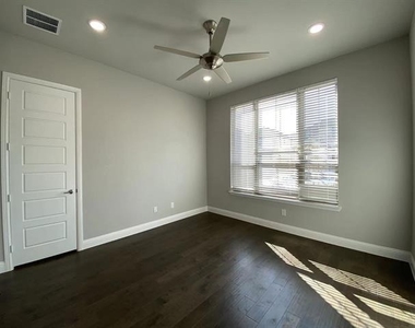 13034 Scissortail Drive - Photo Thumbnail 4