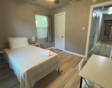 1312 Raines Street - Photo Thumbnail 7
