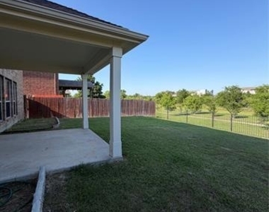 9004 Brook Hill Lane - Photo Thumbnail 24