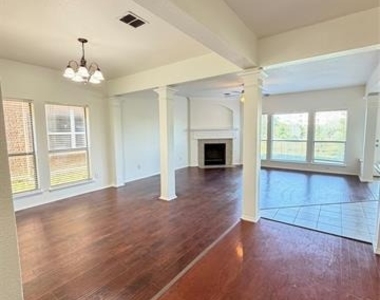 9004 Brook Hill Lane - Photo Thumbnail 3