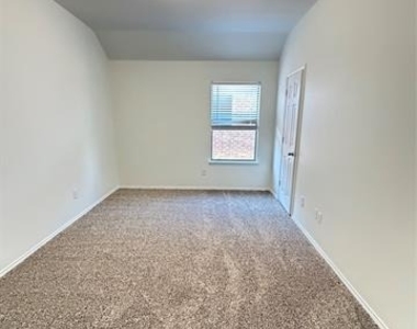9004 Brook Hill Lane - Photo Thumbnail 18