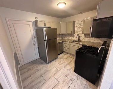 4031 Cole Avenue - Photo Thumbnail 3