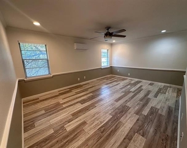 4031 Cole Avenue - Photo Thumbnail 1