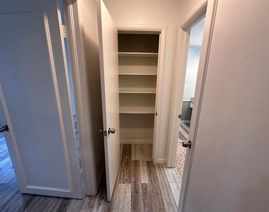 4031 Cole Avenue - Photo Thumbnail 4