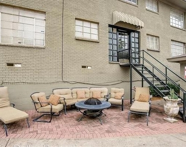 4031 Cole Avenue - Photo Thumbnail 9