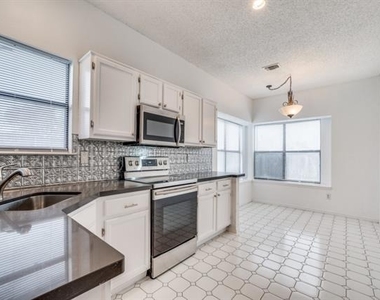 6501 Topaz Drive - Photo Thumbnail 3