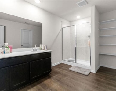 2928 Roper Street - Photo Thumbnail 21