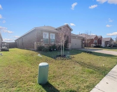2928 Roper Street - Photo Thumbnail 2