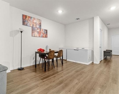 2928 Roper Street - Photo Thumbnail 11