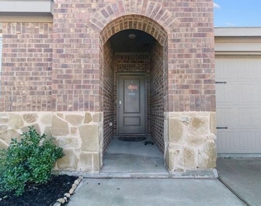 2928 Roper Street - Photo Thumbnail 3