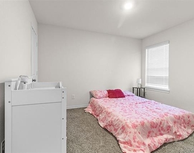 2928 Roper Street - Photo Thumbnail 15
