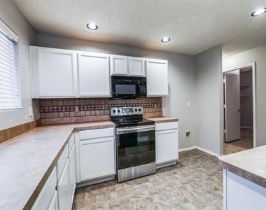 632 Condor Trail - Photo Thumbnail 3