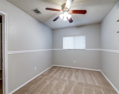 632 Condor Trail - Photo Thumbnail 4