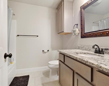 2401 Southridge Lane - Photo Thumbnail 4