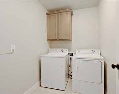 2401 Southridge Lane - Photo Thumbnail 22