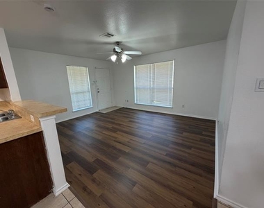 8118 Tanner Avenue - Photo Thumbnail 2