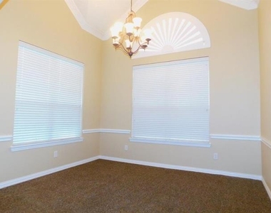 740 Peco Street - Photo Thumbnail 11