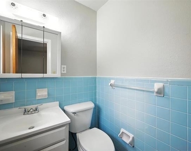 302 Young Drive - Photo Thumbnail 14