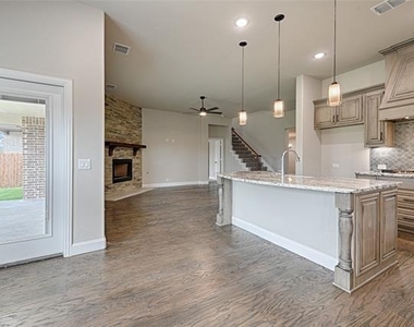 521 Livia Street - Photo Thumbnail 9