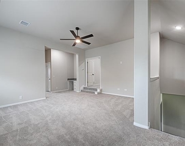 521 Livia Street - Photo Thumbnail 13