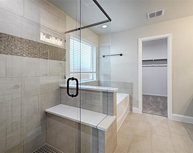 521 Livia Street - Photo Thumbnail 11