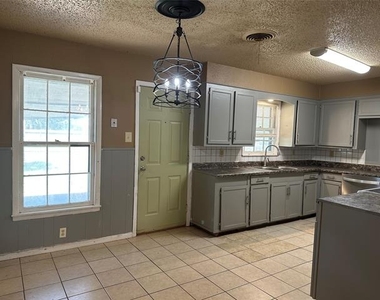 3296 Sandefer Street - Photo Thumbnail 5