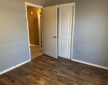 3296 Sandefer Street - Photo Thumbnail 11