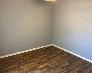3296 Sandefer Street - Photo Thumbnail 12