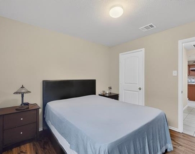 1409 Slate Street - Photo Thumbnail 25