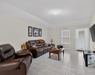 1409 Slate Street - Photo Thumbnail 4