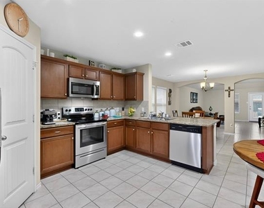 1409 Slate Street - Photo Thumbnail 8