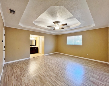 221 Connie Drive - Photo Thumbnail 16