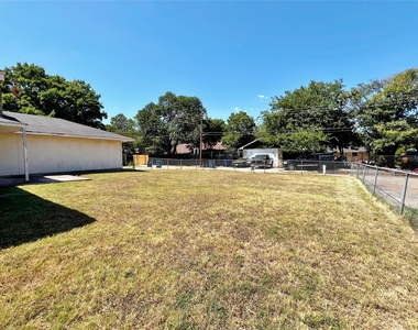 221 Connie Drive - Photo Thumbnail 21