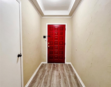 221 Connie Drive - Photo Thumbnail 2