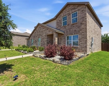 2636 Sagebrush Drive - Photo Thumbnail 4