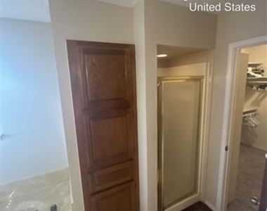 4211 Meadow Park Drive - Photo Thumbnail 10