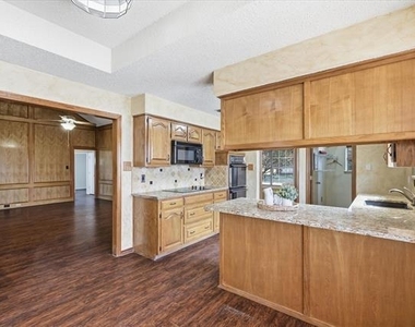 1774 Clydesdale Drive - Photo Thumbnail 16