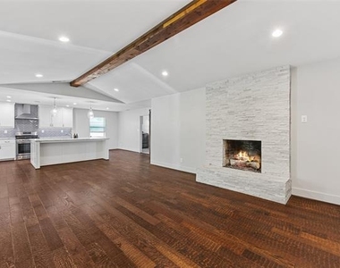 3945 Clubway Lane - Photo Thumbnail 7