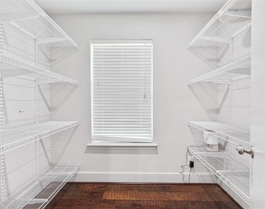 3945 Clubway Lane - Photo Thumbnail 11