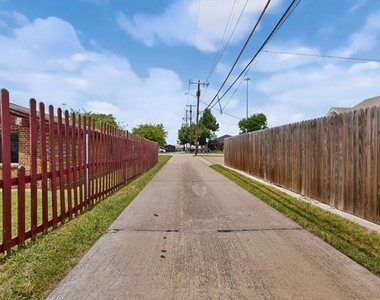 1305-a Nw 14th Street - Photo Thumbnail 32